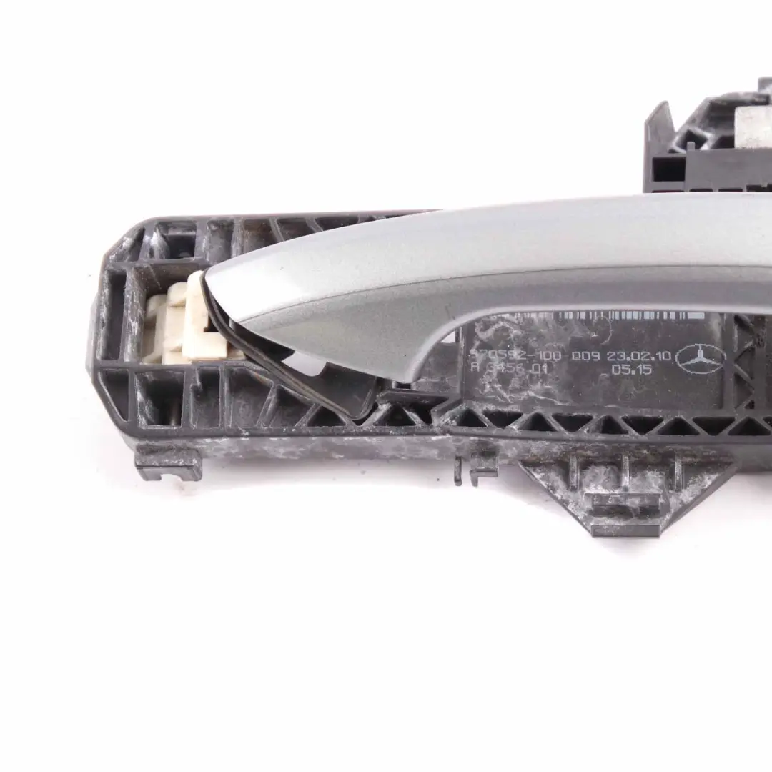 Door Handle Grab Front Right O/S Palladium Silver A2047600634 to Mercedes W204 with Part number A2047602634 Mercedes W204 Door Handle Grab Front Right O/S Palladium Silver A2047600634 - SKU rhd-A2047602634-PAL - Part number A2047602634