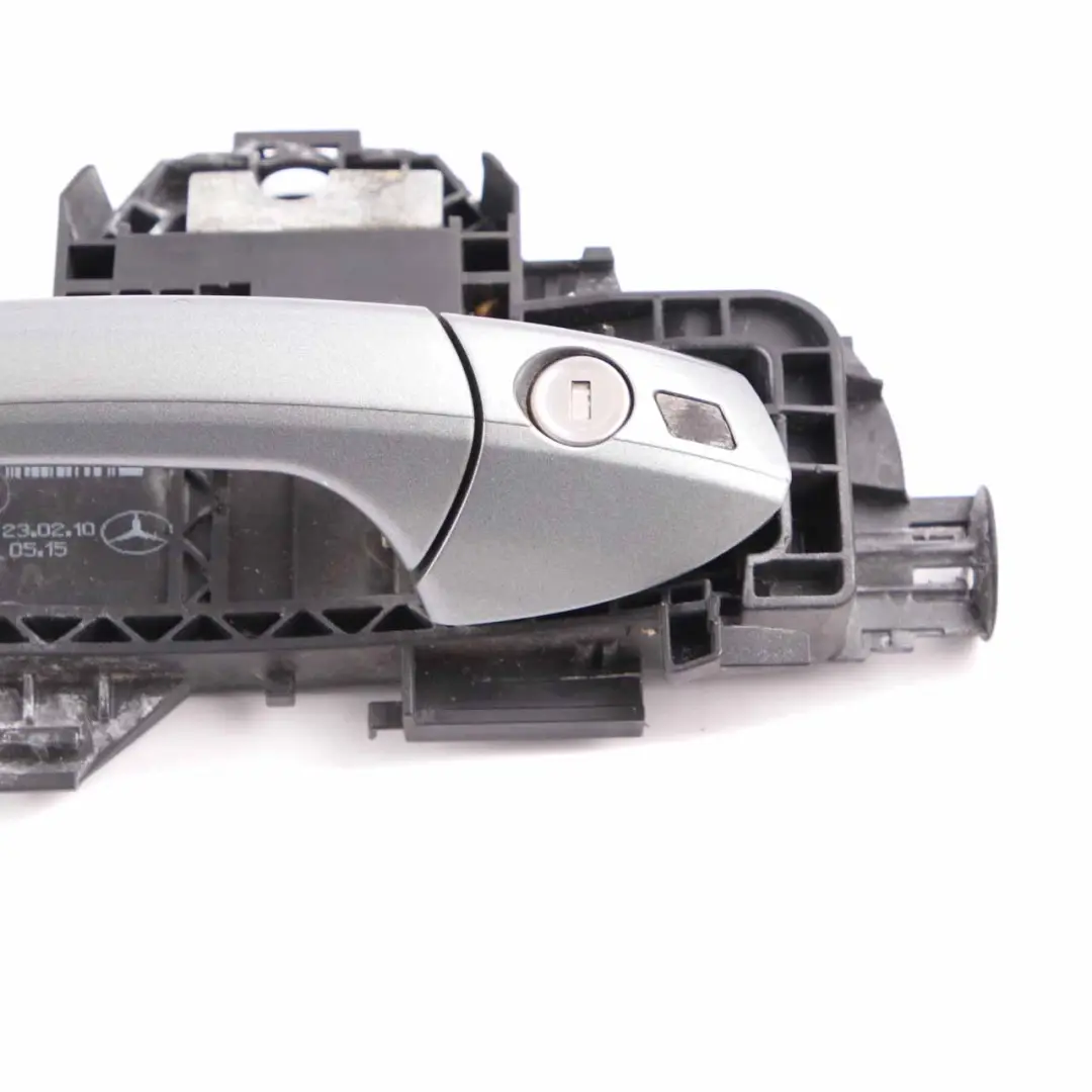 Mercedes W204 Door Handle Grab Front Right O/S Palladium Silver A2047600634 - SKU rhd-A2047602634-PAL - Part number A2047602634