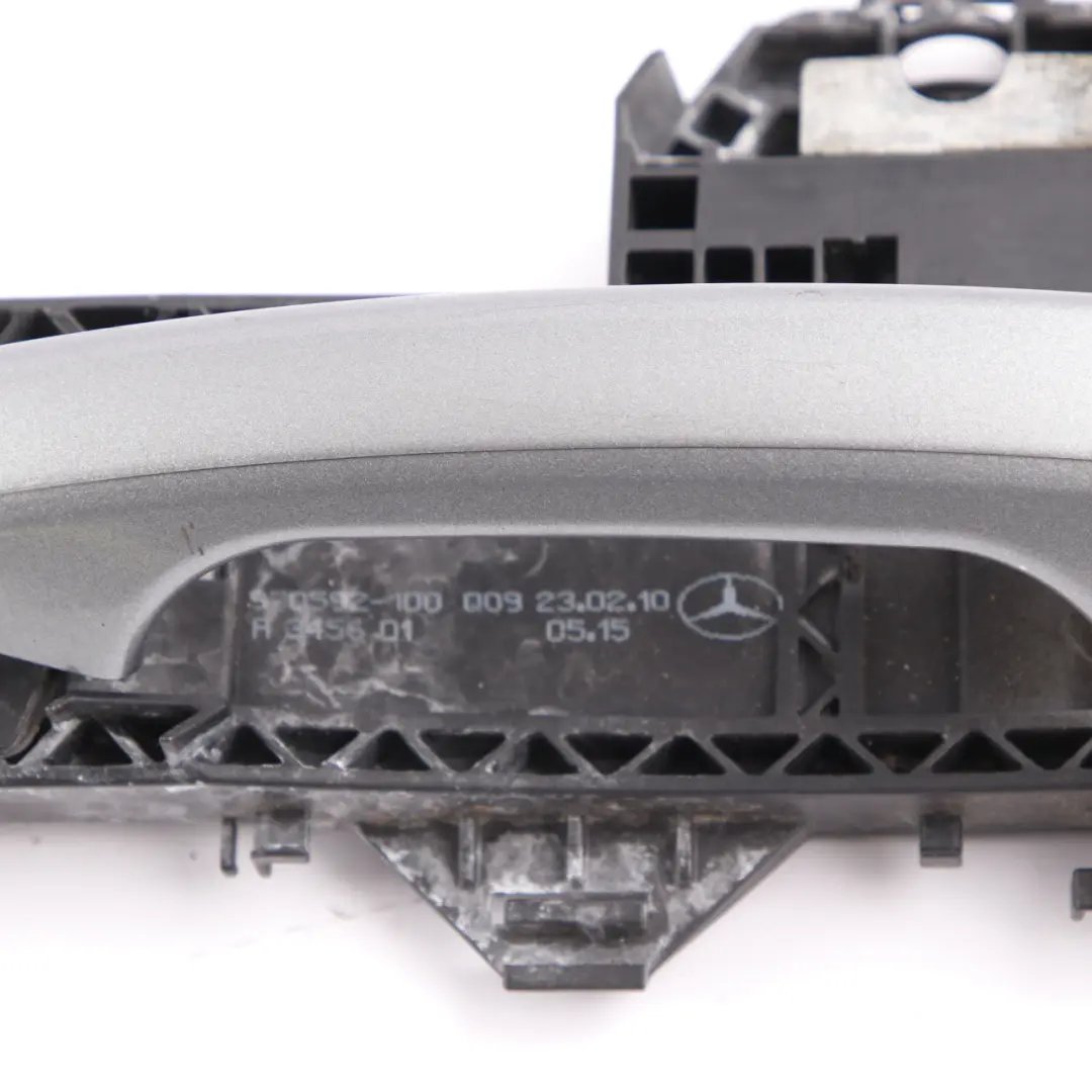 Mercedes W204 Door Handle Grab Front Right O/S Palladium Silver A2047600634 - SKU rhd-A2047602634-PAL - Part number A2047602634