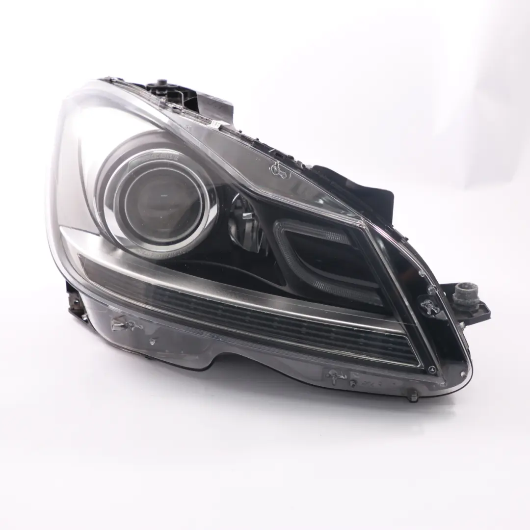 Headlamp Headlight BI Xenon ILS Lamp Front Right O/S A2048208239 to Mercedes W204 with Part number A2048208639 Mercedes W204 Headlamp Headlight BI Xenon ILS Lamp Front Right O/S A2048208239 - SKU rhd-A2048208639 - Part number A2048208639