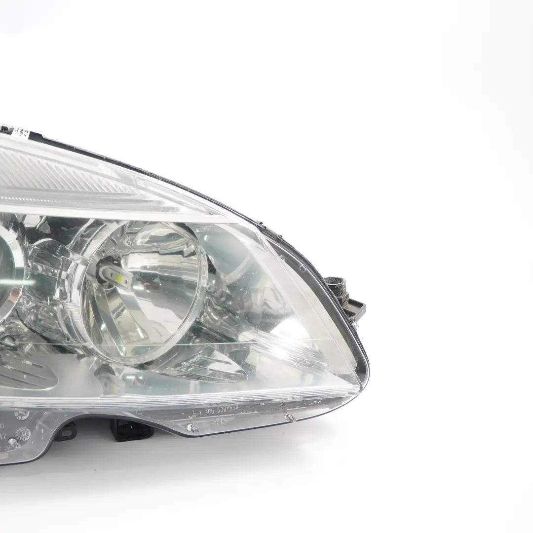 Headlamp Light Mercedes W204 Headlight Lamp Light Front Right O/S to with Part number A2049065403 Headlamp Light Mercedes W204 Headlight Lamp Light Front Right O/S - SKU rhd-A2049065403 - Part number A2049065403