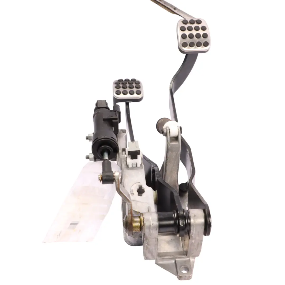 Brake Clutch Pedals Box to Mercedes W205 with Part number A2052904600 Mercedes W205 Brake Clutch Pedals Box - SKU rhd-A2052904600 - Part number A2052904600