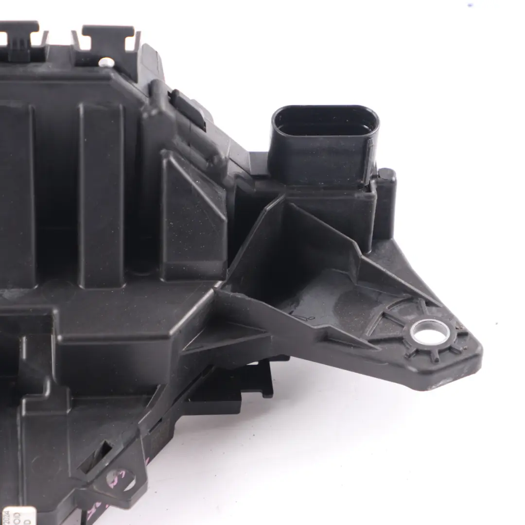 Fuse Box Relay Control Module Battery Terminal to Mercedes W205 with Part number A2055402250 Mercedes W205 Fuse Box Relay Control Module Battery Terminal - SKU rhd-A2055402250 - Part number A2055402250