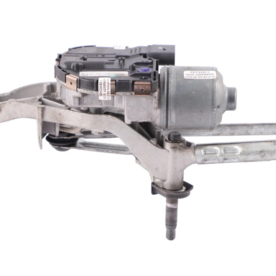 Windscreen Wiper Linkage Motor System Mechanism to Mercedes W205 with Part number A2058200940 Mercedes W205 Windscreen Wiper Linkage Motor System Mechanism - SKU rhd-A2058200940 - Part number A2058200940