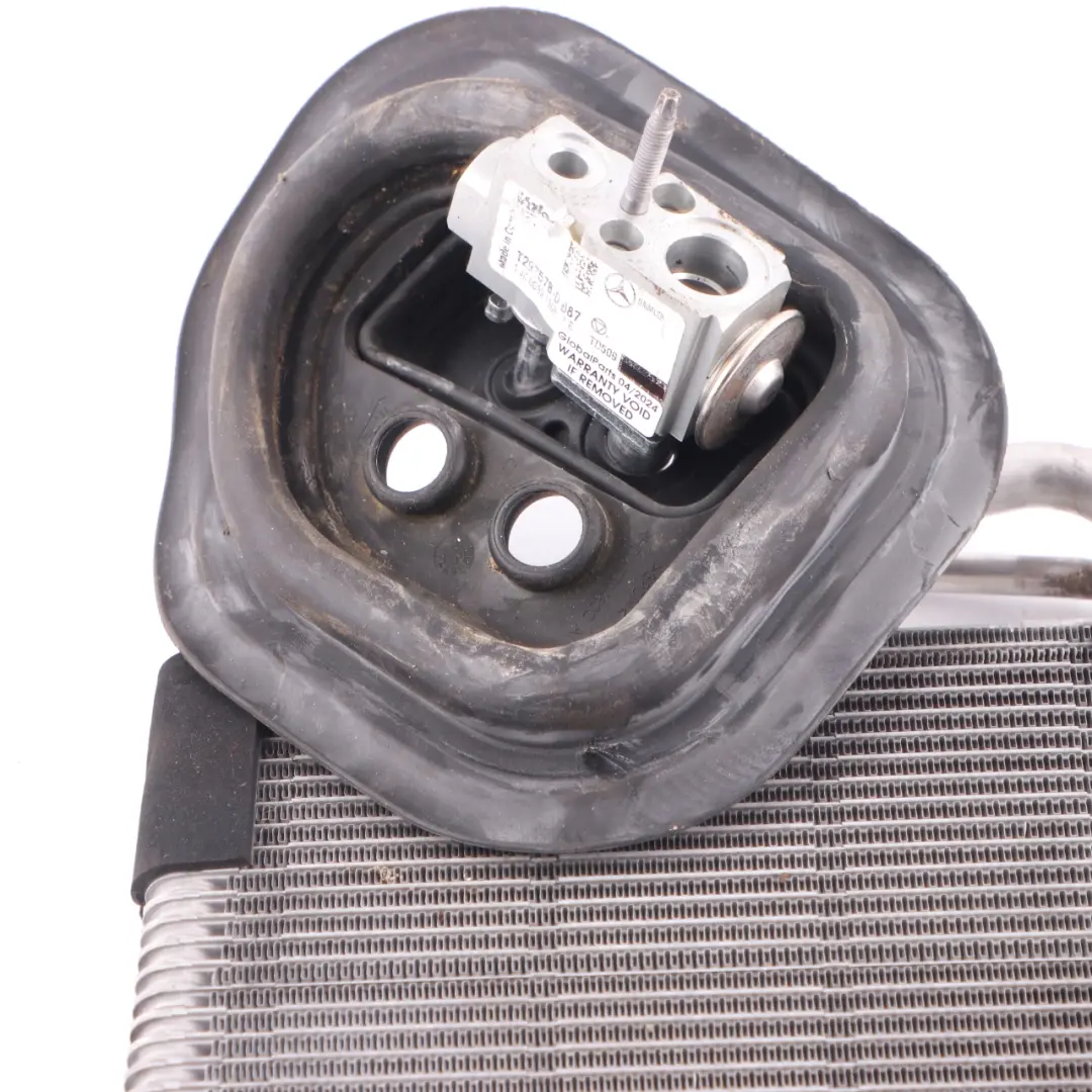 Heater Matrix Heat Exchanger Radiator to Mercedes W205 W213 with Part number A2058300005 Mercedes W205 W213 Heater Matrix Heat Exchanger Radiator - SKU rhd-A2058300005 - Part number A2058300005