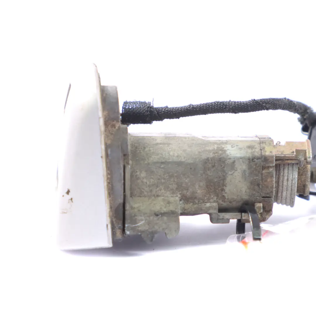 Lock Cylinder Front Door Right O/S Cover Catch Brilliant Silver to Mercedes W210 with Part number A2087600205 Mercedes W210 Lock Cylinder Front Door Right O/S Cover Catch Brilliant Silver - SKU rhd-A2087600205-BRS - Part number A2087600205