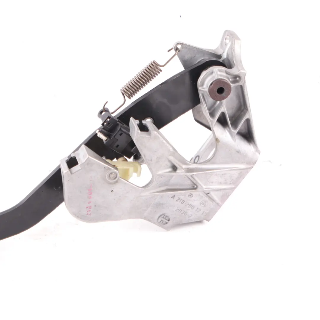 Brake Pedal Assembly Automatic to Mercedes SLK R170 W202 W210 with Part number A2102901219 Mercedes SLK R170 W202 W210 Brake Pedal Assembly Automatic - SKU rhd-A2102901219 - Part number A2102901219