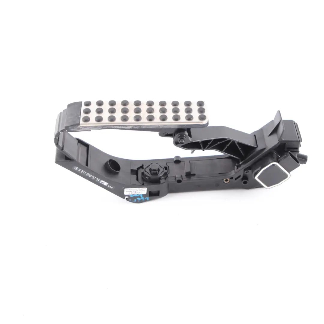 W219 Accelerator Throttle Pedal AMG Sport Line to Mercedes W211 with Part number A2113000704 Mercedes W211 W219 Accelerator Throttle Pedal AMG Sport Line - SKU rhd-A2113000704 - Part number A2113000704