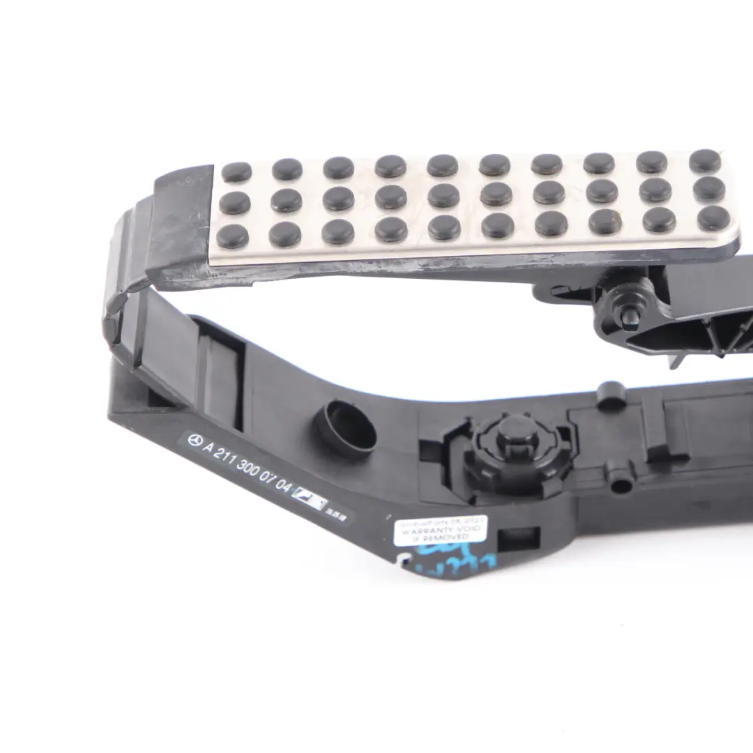 W219 Accelerator Throttle Pedal AMG Sport Line to Mercedes W211 with Part number A2113000704 Mercedes W211 W219 Accelerator Throttle Pedal AMG Sport Line - SKU rhd-A2113000704 - Part number A2113000704
