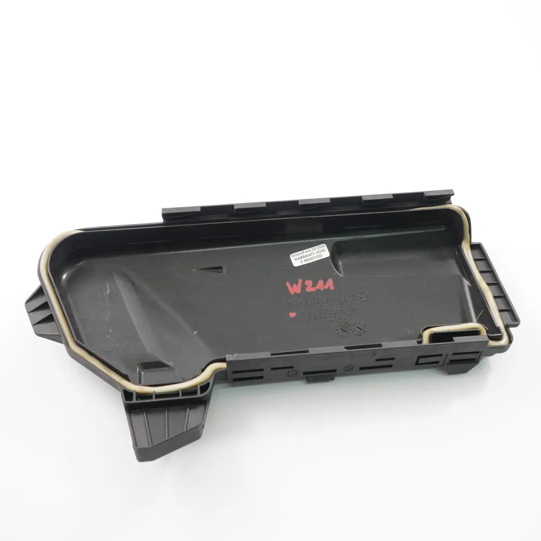 Fuse Box Cover Mercedes W211 C219 SAM Control Module Cap Lid Housing to with Part number A2115400582 Fuse Box Cover Mercedes W211 C219 SAM Control Module Cap Lid Housing - SKU rhd-A2115400582 - Part number A2115400582