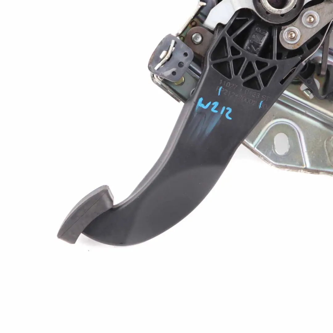 Handbrake Pedal Mercedes W212 Parking Brake Pedal Unit Assembly to with Part number A212420002 Handbrake Pedal Mercedes W212 Parking Brake Pedal Unit Assembly - SKU rhd-A212420002 - Part number A212420002