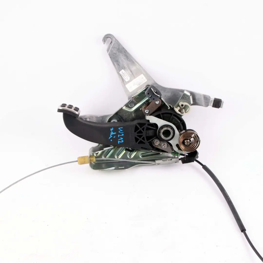 Handbrake Pedal Mercedes W212 Parking Brake Pedal Unit Assembly to with Part number A2124200484 Handbrake Pedal Mercedes W212 Parking Brake Pedal Unit Assembly - SKU rhd-A2124200484 - Part number A2124200484