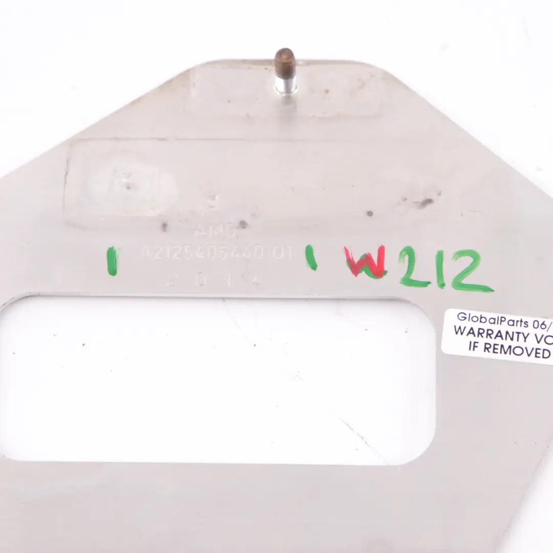 Module Bracket Mercedes W212 W218 Control Unit Mount Holder to with Part number A2125406440 Module Bracket Mercedes W212 W218 Control Unit Mount Holder - SKU rhd-A2125406440 - Part number A2125406440