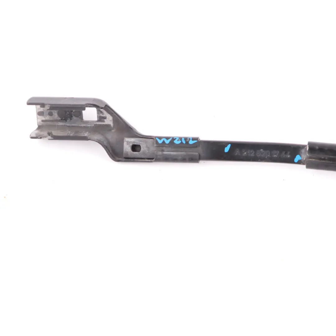 Windscreen Wiper Arm Windshield Front Right O/S to Mercedes W212 with Part number A2128201744 Mercedes W212 Windscreen Wiper Arm Windshield Front Right O/S - SKU rhd-A2128201744 - Part number A2128201744