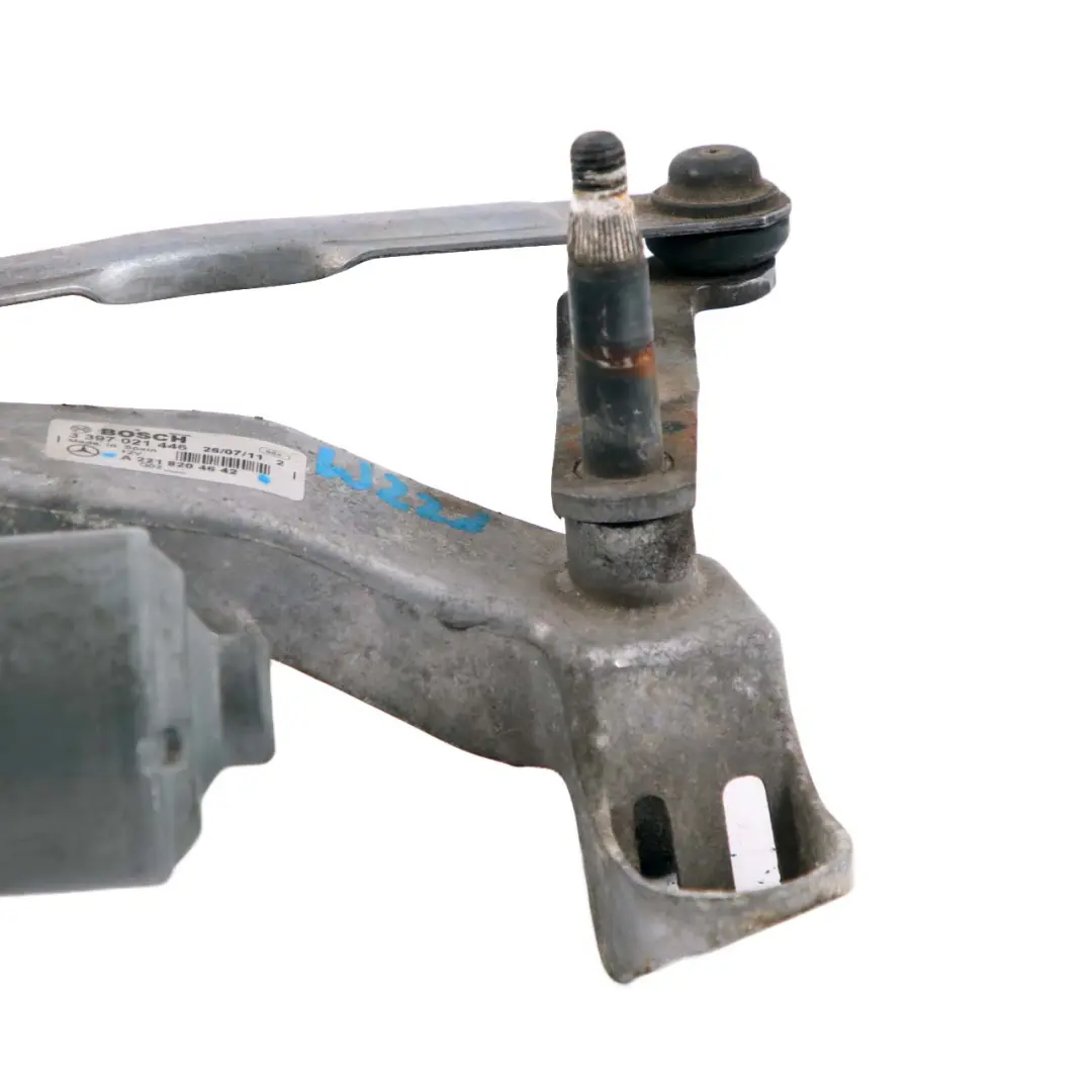 Mercedes-Benz S W221 Windscreen Front Window Right O/S Wiper Motor to with Part number A2218204642 Mercedes-Benz S W221 Windscreen Front Window Right O/S Wiper Motor - SKU rhd-A2218204642 - Part number A2218204642