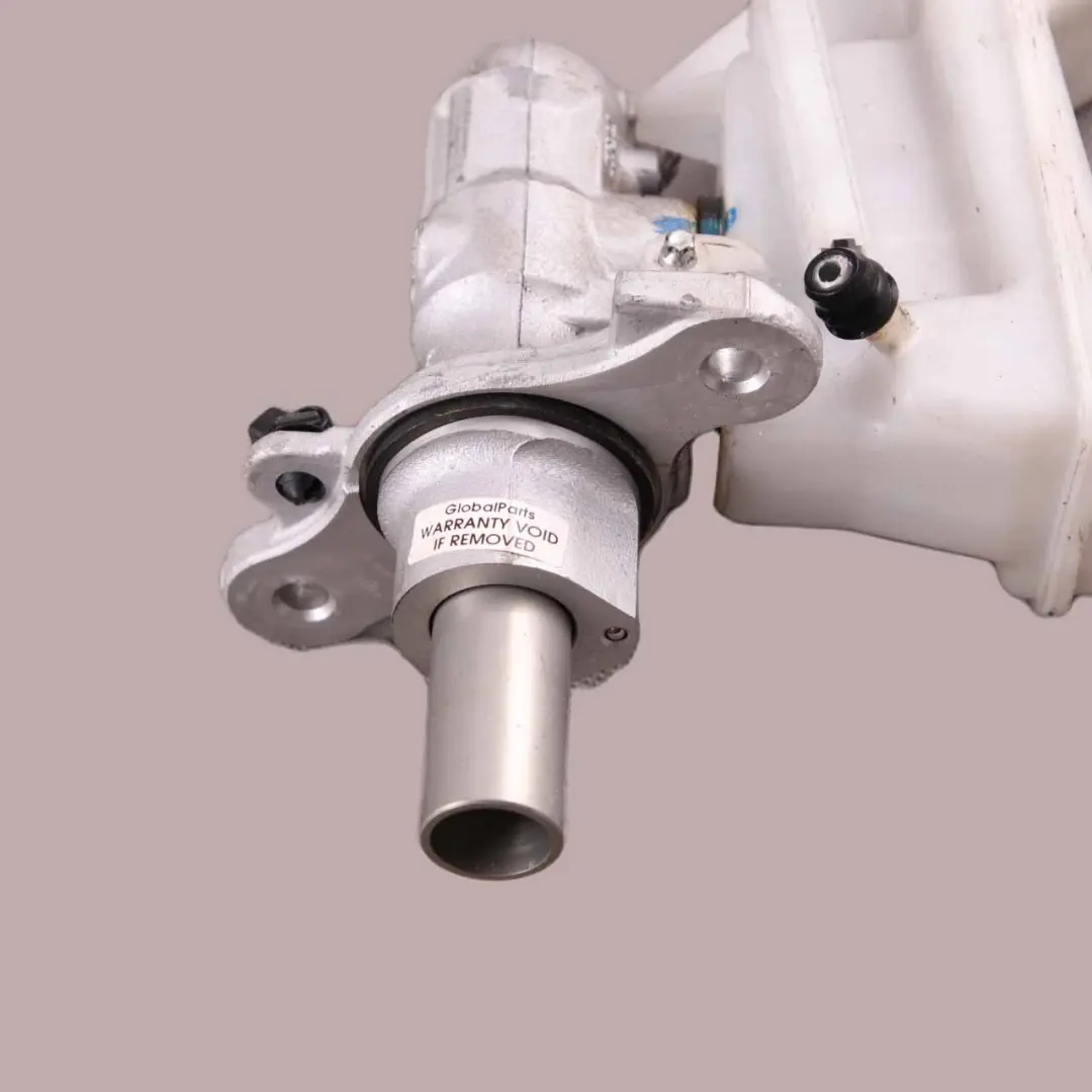 Servo Cylinder Mercedes W176 Brake Master Container Reservoir to with Part number A2464300401 Servo Cylinder Mercedes W176 Brake Master Container Reservoir - SKU rhd-A2464300401 - Part number A2464300401