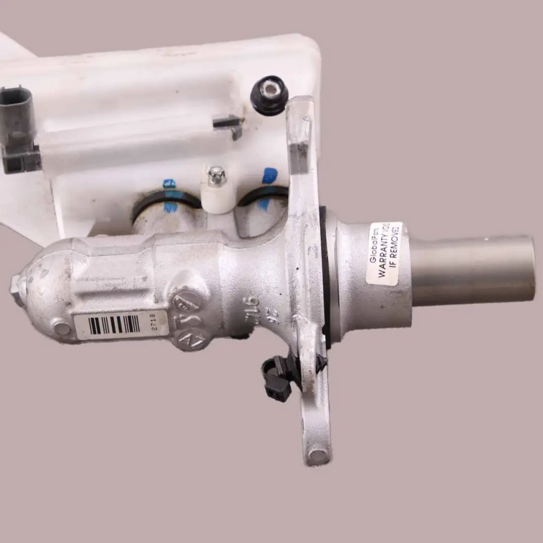 Servo Cylinder Mercedes W176 Brake Master Container Reservoir to with Part number A2464300401 Servo Cylinder Mercedes W176 Brake Master Container Reservoir - SKU rhd-A2464300401 - Part number A2464300401