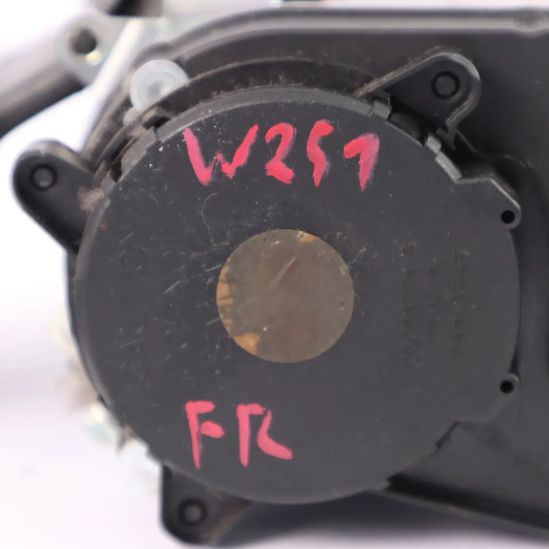 Belt Upper Front Right O/S Seatbelt Black to Mercedes W251 Seat with Part number A2518605385 Mercedes W251 Seat Belt Upper Front Right O/S Seatbelt Black - SKU rhd-A2518605385 - Part number A2518605385