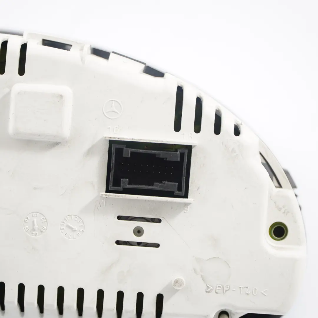 Instrument Cluster Speedo Clocks Manual to Mercedes Vito W639 Diesel with Part number A6394460421 Mercedes Vito W639 Diesel Instrument Cluster Speedo Clocks Manual - SKU rhd-A6394460421 - Part number A6394460421