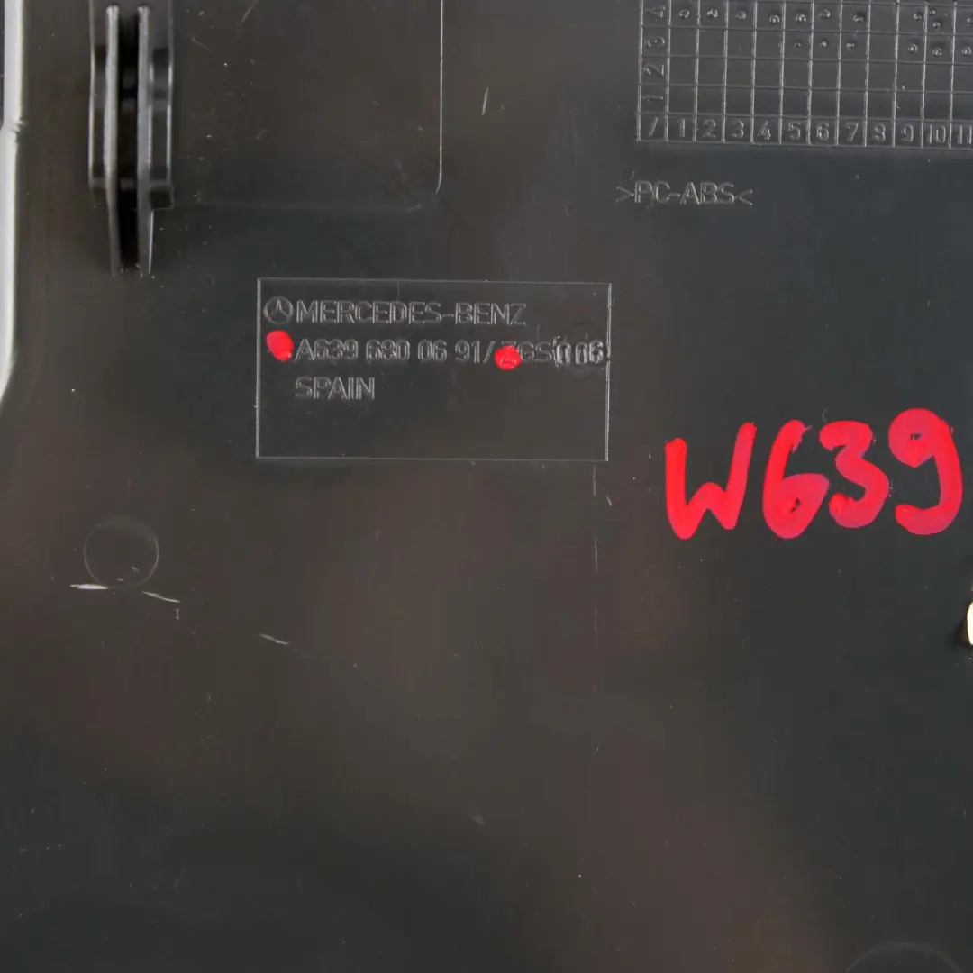 Armaturenbrett Center Tablett Handschuh Kasten Vorderseite für Mercedes Vito W639 mit Teilenummer A6396800691 Mercedes Vito W639 Armaturenbrett Center Tablett Handschuh Kasten Vorderseite - SKU A6396800691 - Teilenummer A6396800691