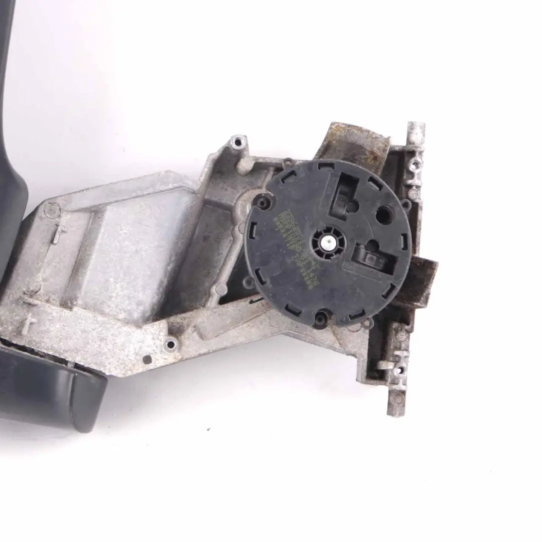 Wing Mirror Base Carrier Door Right O/S Outside to Mercedes W639 with Part number A6398109716 Mercedes W639 Wing Mirror Base Carrier Door Right O/S Outside - SKU rhd-A6398109716 - Part number A6398109716