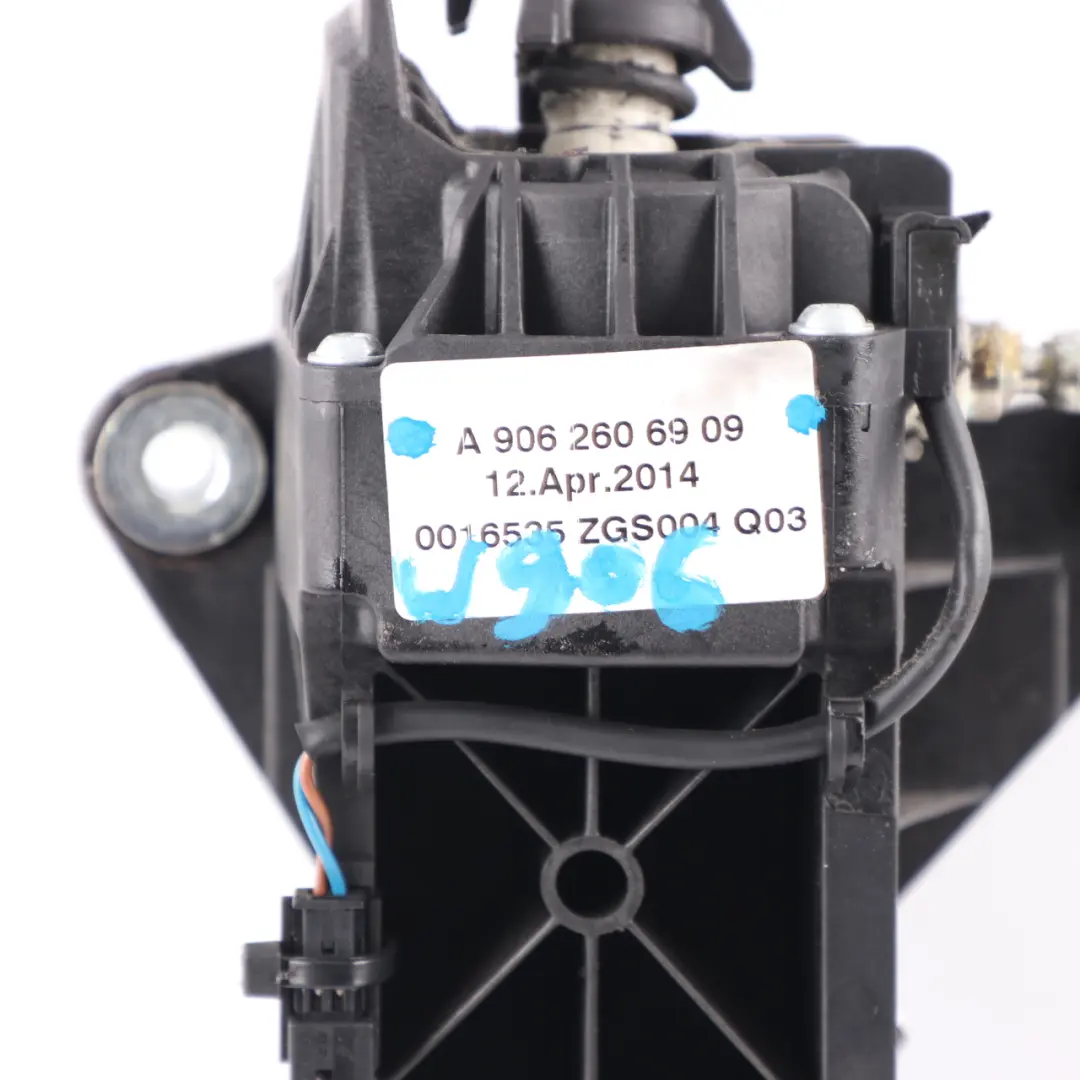 Shift Selector Mechanism Manual 6 Speed to Mercedes Sprinter W906 Gear with Part number A9062606909 Mercedes Sprinter W906 Gear Shift Selector Mechanism Manual 6 Speed - SKU rhd-A9062606909 - Part number A9062606909