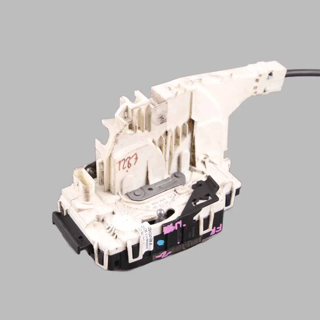 Front Door Lock Right O/S Mechanism Actuator to Mercedes Sprinter W906 with Part number A9067200335 Mercedes Sprinter W906 Front Door Lock Right O/S Mechanism Actuator - SKU rhd-A9067200335 - Part number A9067200335