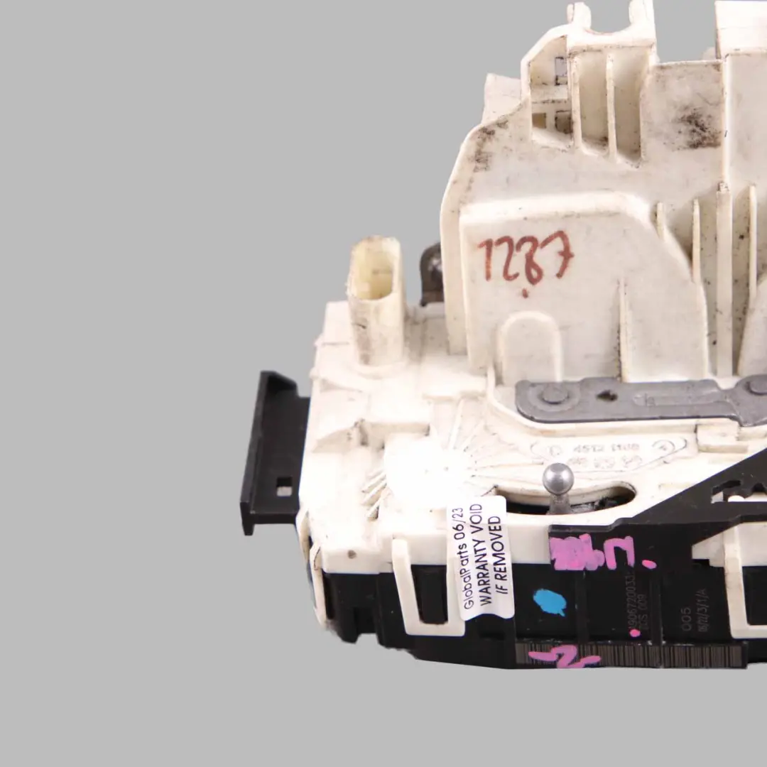 Front Door Lock Right O/S Mechanism Actuator to Mercedes Sprinter W906 with Part number A9067200335 Mercedes Sprinter W906 Front Door Lock Right O/S Mechanism Actuator - SKU rhd-A9067200335 - Part number A9067200335