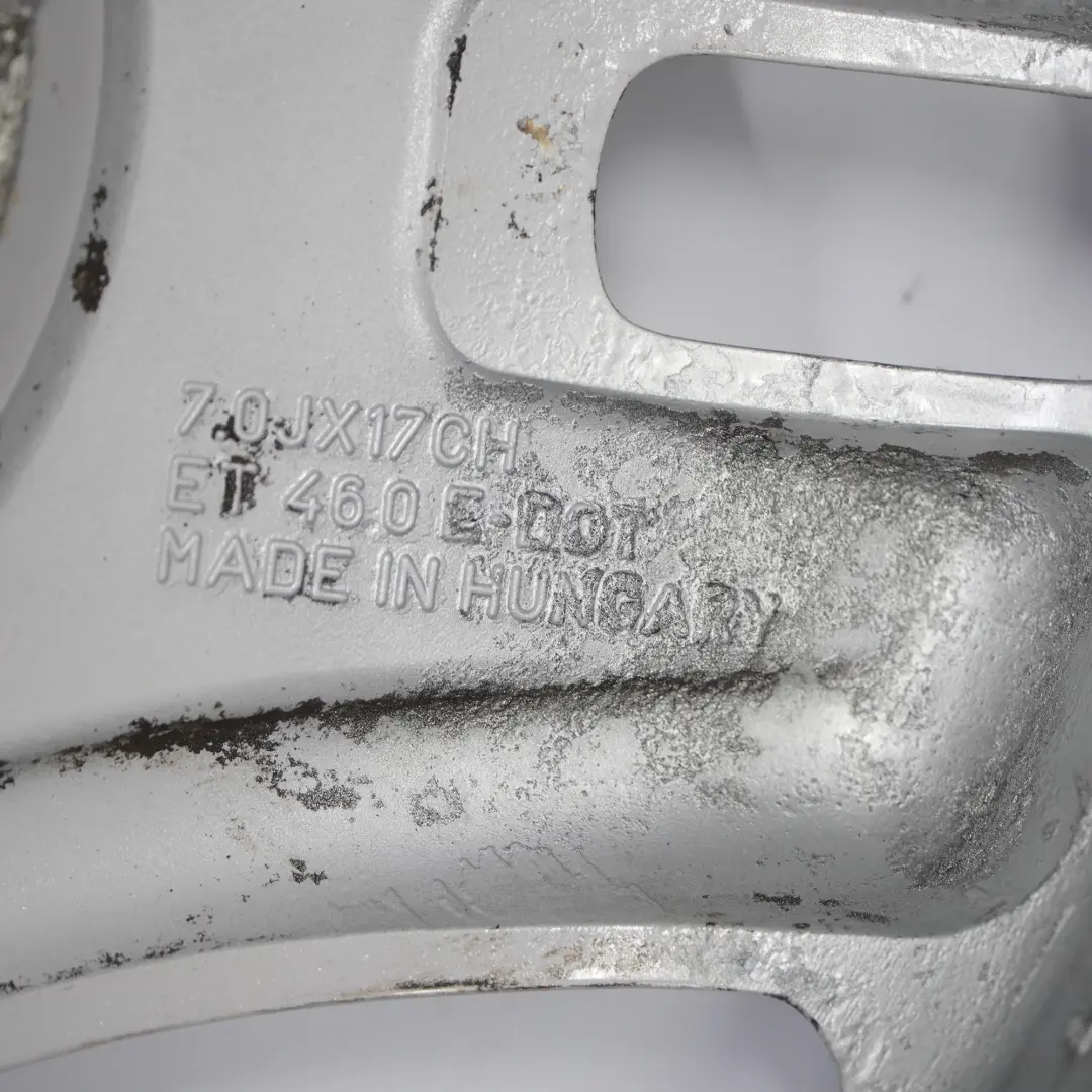 Cerchio in lega Land Rover Freelander Silver 17" ET:46 7J per con numero di parte RRC504640XXX Cerchio in lega Land Rover Freelander Silver 17" ET:46 7J - SKU RRC504640XXX-2 - Numero di parte RRC504640XXX