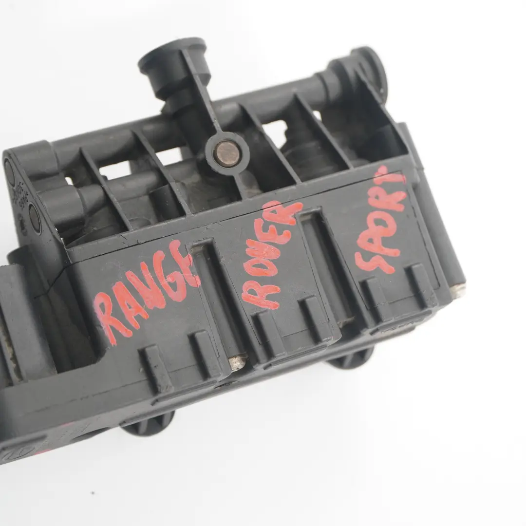 Suspension Valve Block Module to Land Rover Range Rover Sport L320 Air with Part number RVH000055 Land Rover Range Rover Sport L320 Air Suspension Valve Block Module - SKU RVH000055 - Part number RVH000055