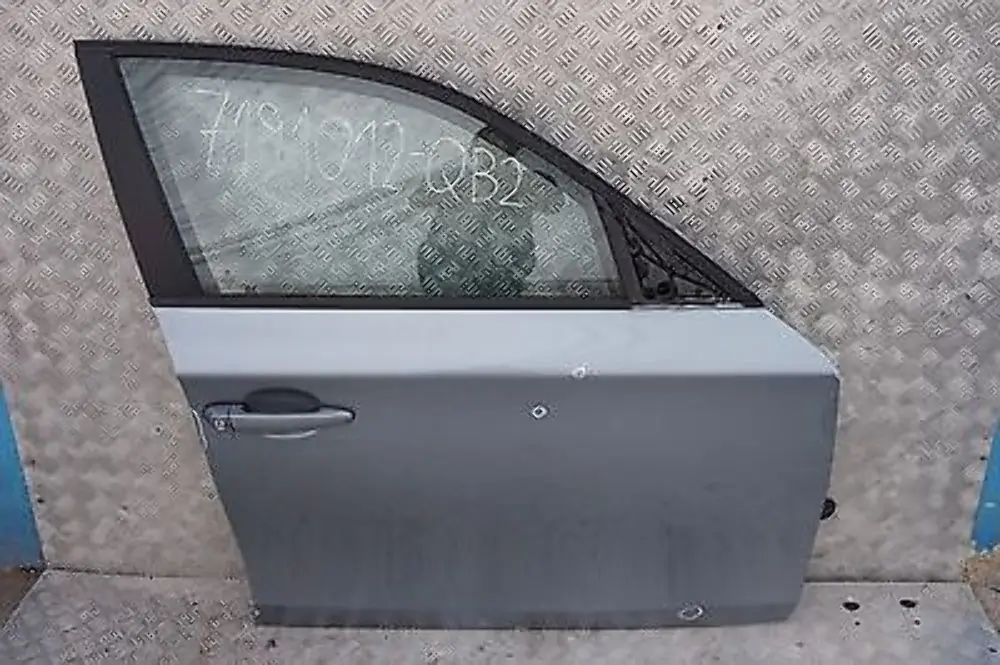 @BMW 1 SERIES E87 E87N LCI Door front right O/S Quarzblau Blue Blau Metallic A18 to with Part number 7191012 @BMW 1 SERIES E87 E87N LCI Door front right O/S Quarzblau Blue Blau Metallic A18 - SKU UK-7191012-QB2 - Part number 7191012