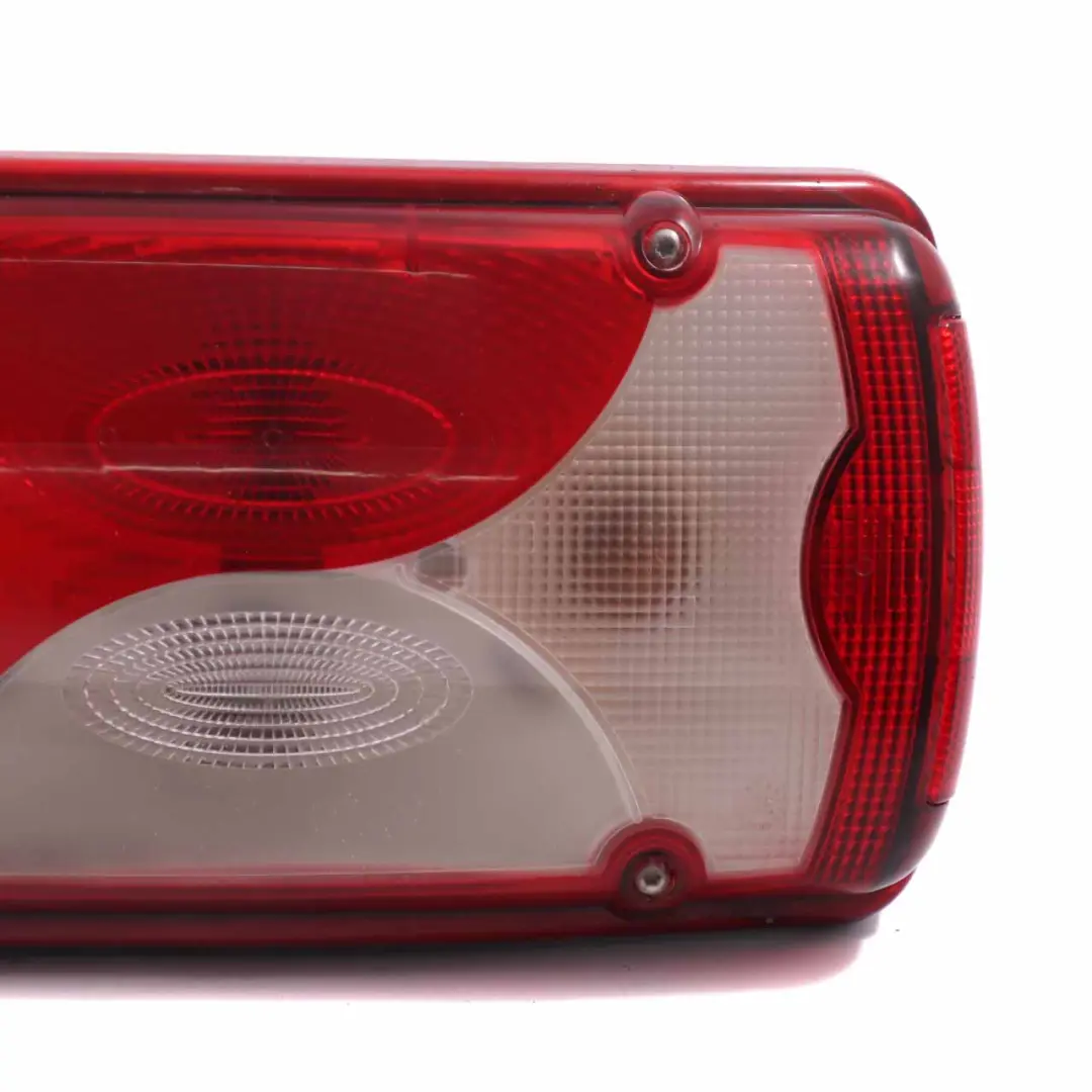  Feu de vignette arrière droit AMP 7 broches - SKU Vignal Lamp - Numéro de pièce Vignal Lamp