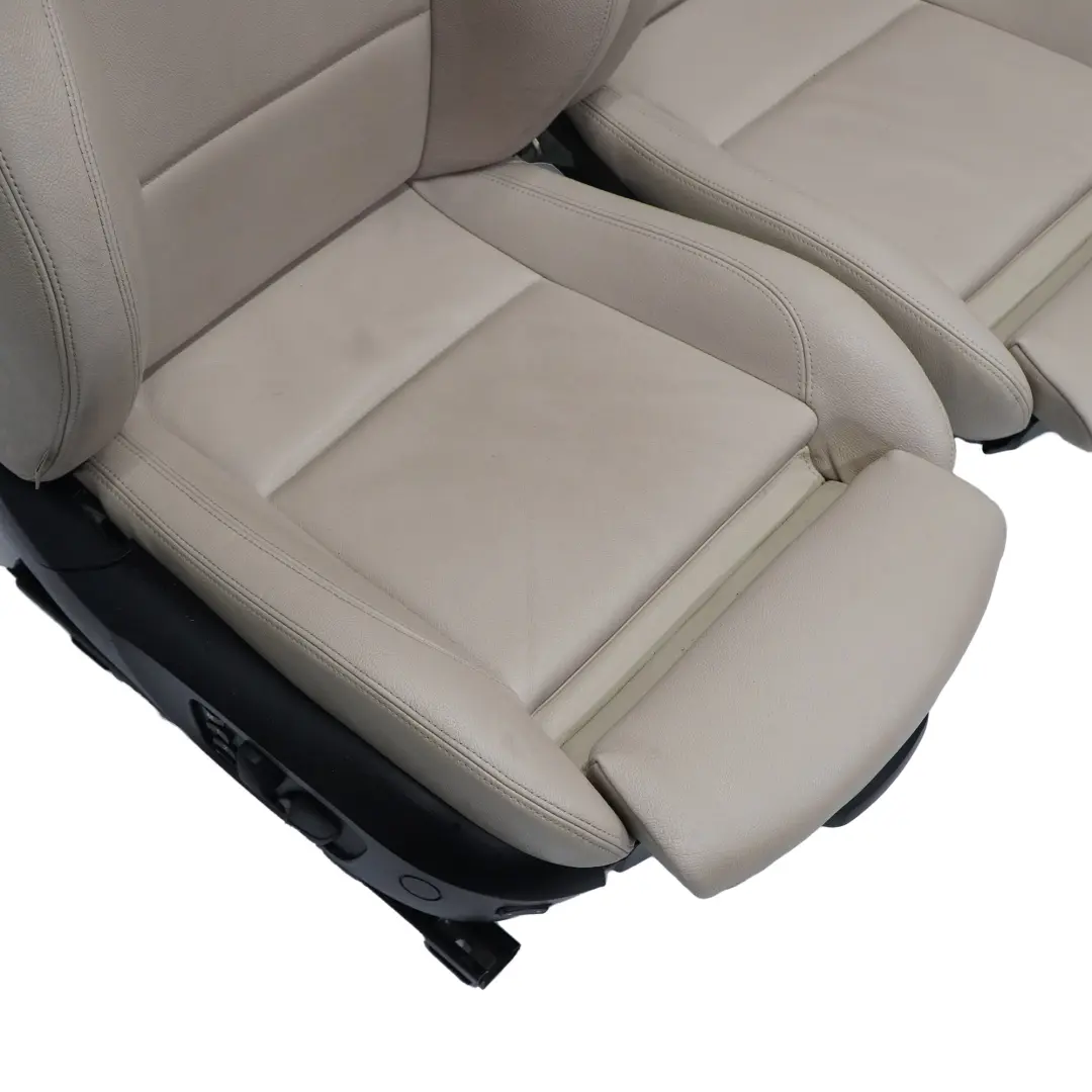Asientos Beige Nevada Interior Asiento Juego Tarjetas Puerta para BMW X1 E84 con número de pieza 2992784 BMW X1 E84 Asientos Beige Nevada Interior Asiento Juego Tarjetas Puerta - SKU X1-E84-FRONT-SEAT-OYSTER-LEATHER-LUDP - Número de pieza 2992784