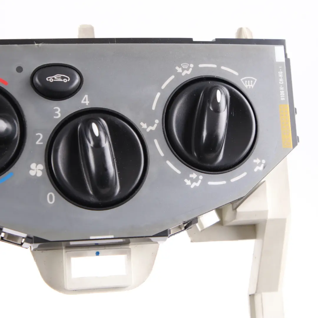 Conditioning Panel Renault Trafic II Vivaro A Heater Climate Control to Air with Part number X83WKA Air Conditioning Panel Renault Trafic II Vivaro A Heater Climate Control - SKU X83WKA - Part number X83WKA