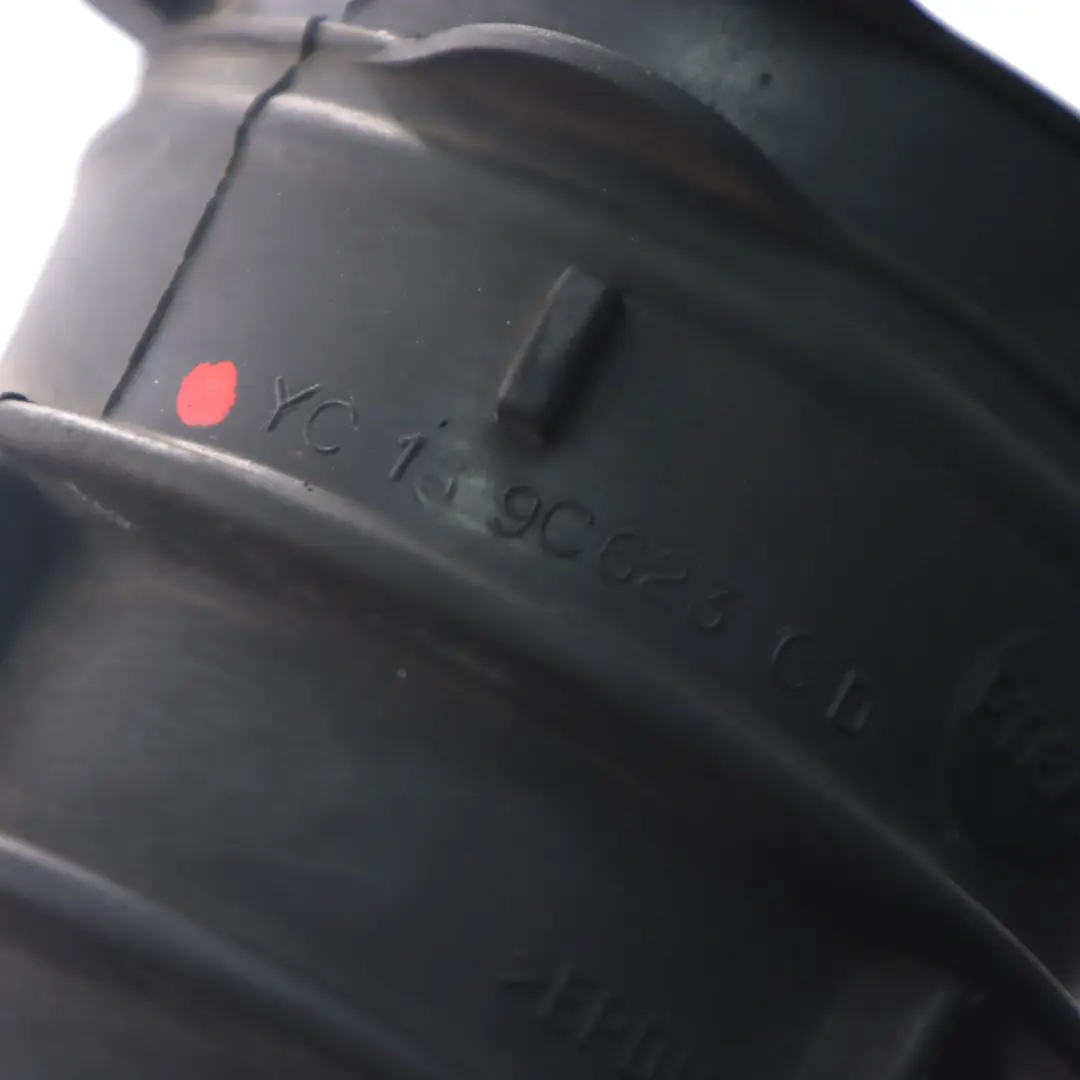 MK6 2.4 TDDi Tuyau d'admission d'air Tuyau de tuyau YC15-9C623-CD pour Ford Transit à propos du numéro de pièce YC159C623CD Ford Transit MK6 2.4 TDDi Tuyau d'admission d'air Tuyau de tuyau YC15-9C623-CD - SKU YC159C623CD - Numéro de pièce YC159C623CD