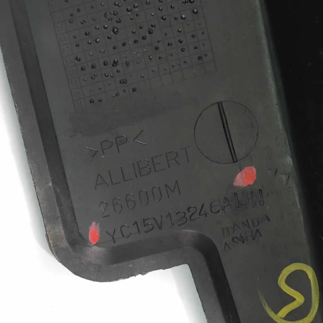 Copertura gradino anteriore destro ingresso pannello per Ford Transit con numero di parte YC15V13246ALW Ford Transit Copertura gradino anteriore destro ingresso pannello - SKU YC15V13246ALW - Numero di parte YC15V13246ALW