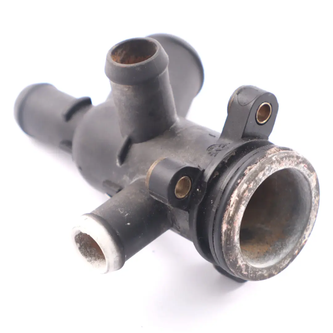 WasserPumpen Rohr Motor Kühlmittelflansch für Ford Transit MK7 TDCI mit Teilenummer YC1Q-8A544-AC Ford Transit MK7 TDCI WasserPumpen Rohr Motor Kühlmittelflansch - SKU YC1Q-8A544-AC - Teilenummer YC1Q-8A544-AC