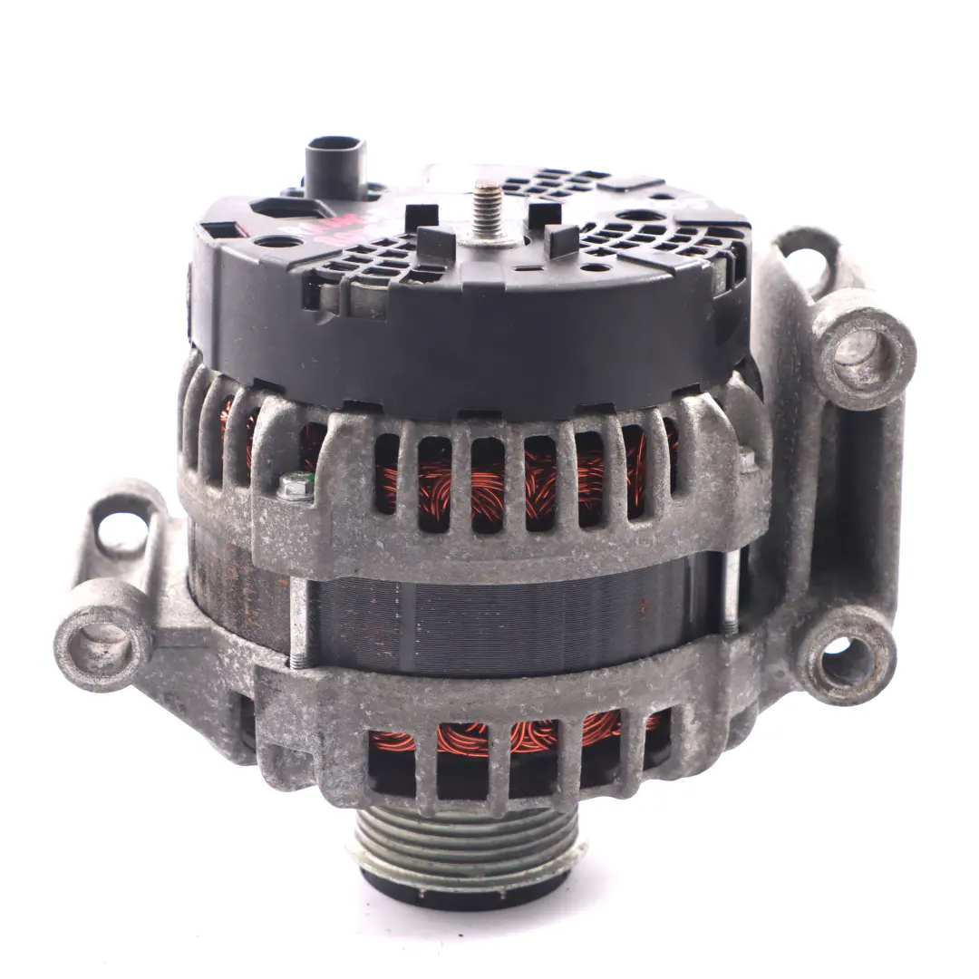 M57 Motor Alternador Generador para Land Rover Range Rover L322 3.0d con número de pieza YLE000051 Land Rover Range Rover L322 3.0d M57 Motor Alternador Generador - SKU YLE000051 - Número de pieza YLE000051