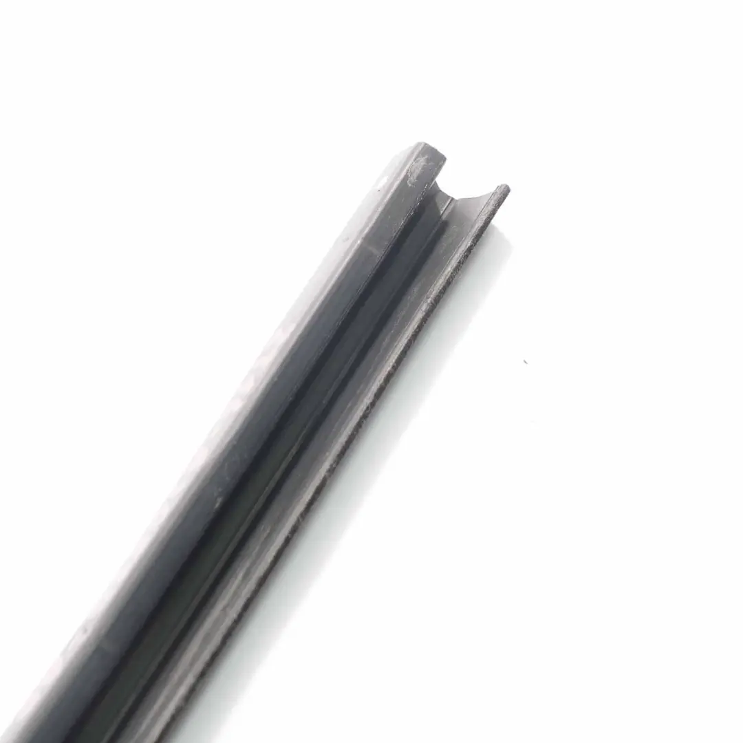  Guarnizione finestrino Ford Transit Connect Porta anteriore destra Striscia - SKU ZT14-A20570-AD - Numero di parte ZT14-A20570-AD