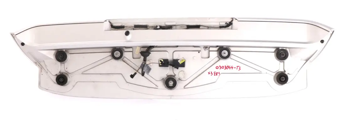 Spoiler Portellone Argento-Titanio Titan Argento Metallizzato 354 per BMW X3 E83 con numero di parte 303044 BMW X3 E83 Spoiler Portellone Argento-Titanio Titan Argento Metallizzato 354 - SKU 0303044-TS - Numero di parte 303044