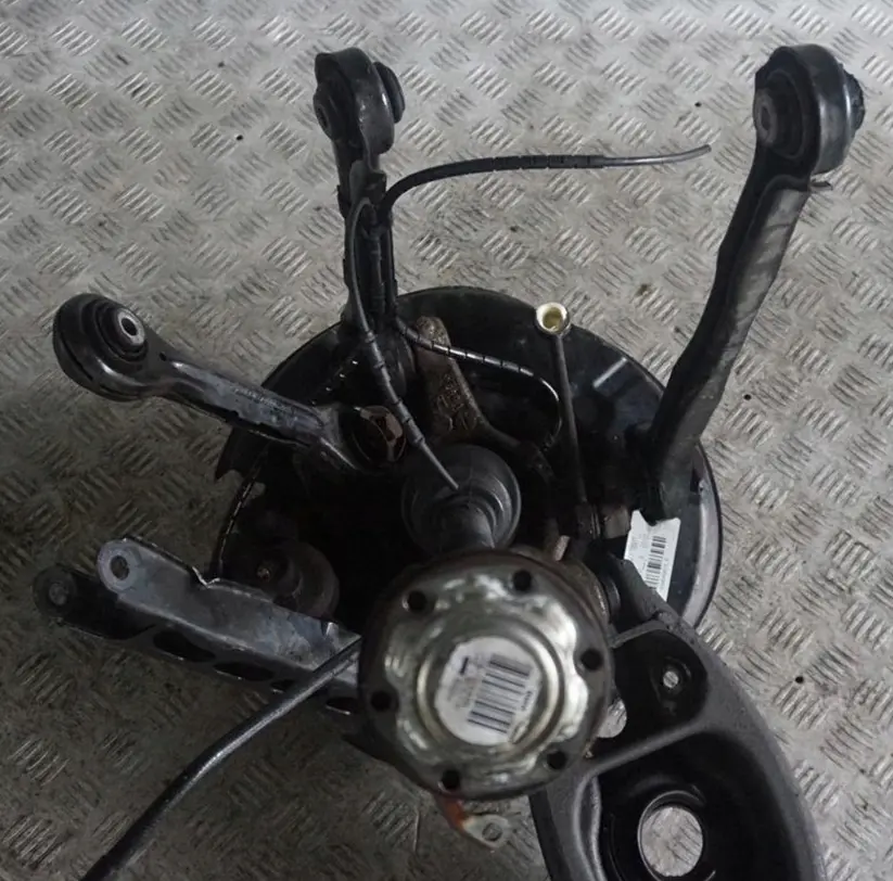 BMW E93 320i N43 Sospensione posteriore destra Gamba Asse Freno Mozzo Manuale - SKU 6774808-1 - Numero di parte 6774808