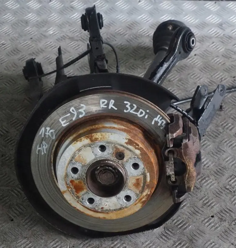 N43 Sospensione posteriore destra Gamba Asse Freno Mozzo Manuale per BMW E93 320i con numero di parte 6774808 BMW E93 320i N43 Sospensione posteriore destra Gamba Asse Freno Mozzo Manuale - SKU 6774808-1 - Numero di parte 6774808