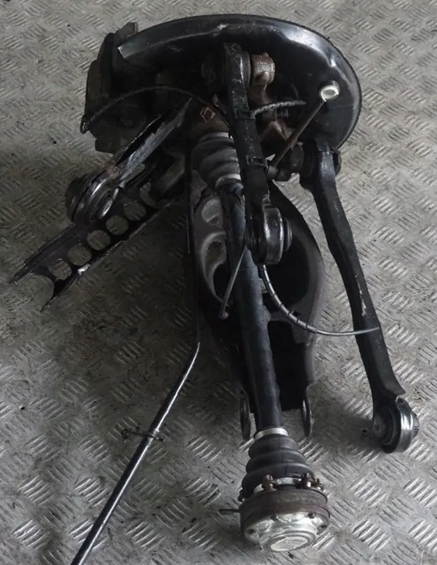 N43 Essieu de jambe de suspension arrière droite Manual pour BMW E93 320i à propos du numéro de pièce 6774808 BMW E93 320i N43 Essieu de jambe de suspension arrière droite Manual - SKU 6774808-1 - Numéro de pièce 6774808