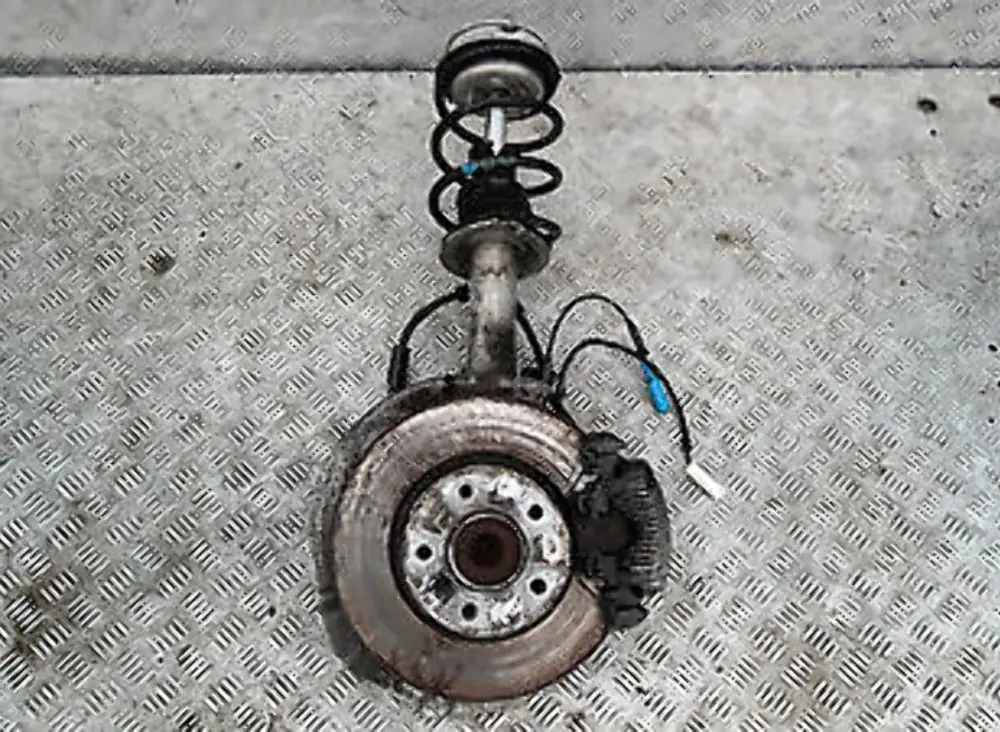 M47N2 Suspension Delantera Izquierda Muelle Pinza Freno para BMW E60 520d con número de pieza 6775055 BMW E60 520d M47N2 Suspension Delantera Izquierda Muelle Pinza Freno - SKU 6775056-2 - Número de pieza 6775055