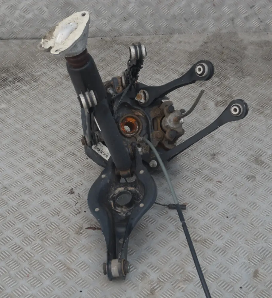 BMW 1 er F21 116i N13 Stoßdämpfer Federbein Schwenklager hinten links - SKU 6873722 - Teilenummer 6873722