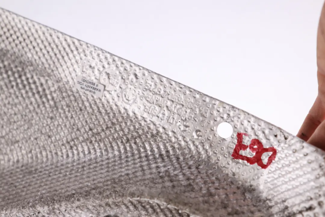 Izolacja termiczna przednia prawa do BMW E90 E91 o numerze 7059365 BMW E90 E91 Izolacja termiczna przednia prawa - SKU 7059365 - Numer Części 7059365