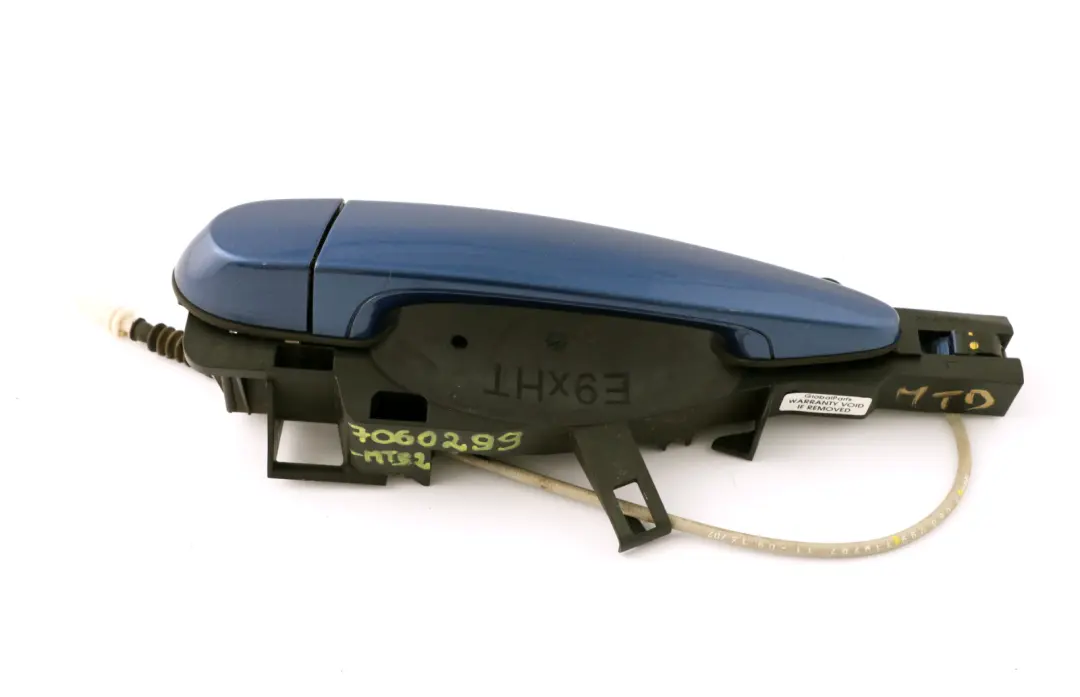 Asidero Completo Puerta Izquierda Trasera Montego Azul para BMW E90 E91 con número de pieza 7060299 BMW E90 E91 Asidero Completo Puerta Izquierda Trasera Montego Azul - SKU 7060299-MTB2 - Número de pieza 7060299