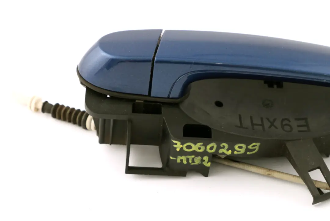 3-er E90 E91 Komplette Haltegriff Tür hinten links Montegoblau Blue Blau für BMW mit Teilenummer 7060299 BMW 3-er E90 E91 Komplette Haltegriff Tür hinten links Montegoblau Blue Blau - SKU 7060299-MTB2 - Teilenummer 7060299