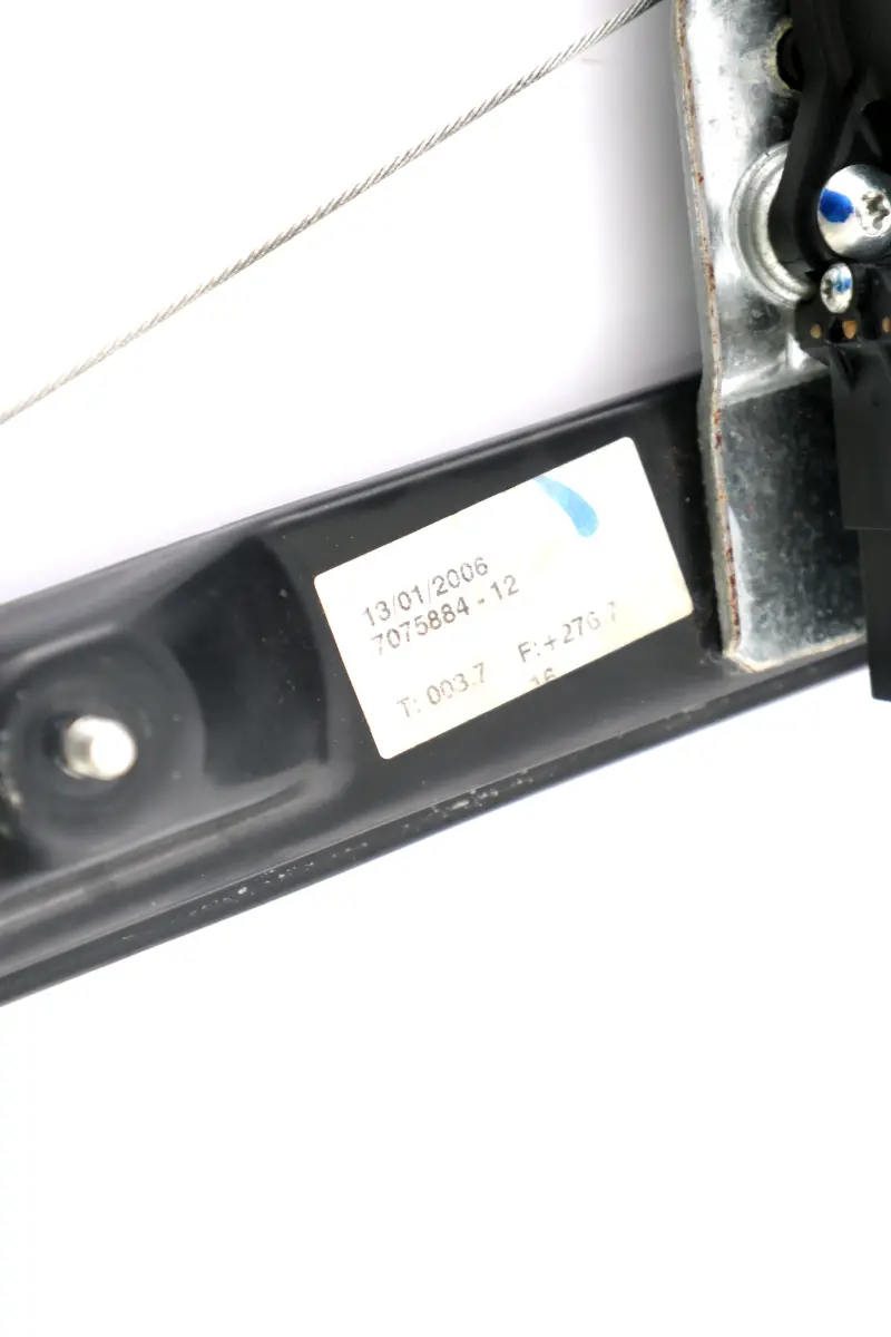 Window Glass Lifter Regulation Motor Rear Right O/S to BMW E90 E91 with Part number 7075884 BMW E90 E91 Window Glass Lifter Regulation Motor Rear Right O/S - SKU 7075884 - Part number 7075884