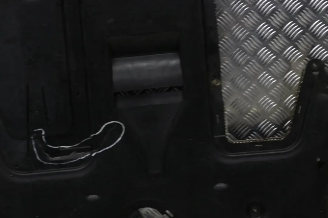 Underfloor Coating Centre Chassis Cover to BMW 5 E60 E61 4 with Part number 7154147 BMW 5 E60 E61 4 Underfloor Coating Centre Chassis Cover - SKU 7154147-4 - Part number 7154147